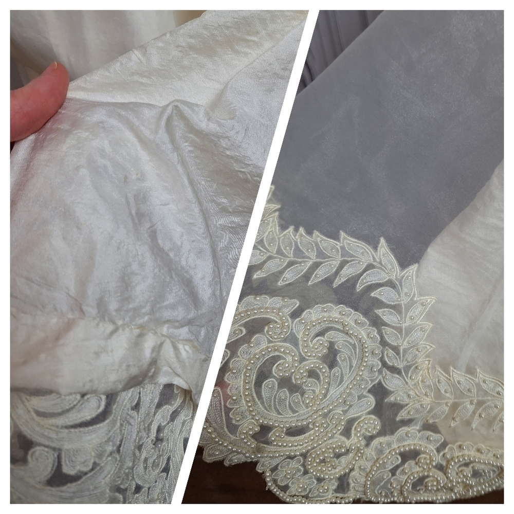 St. Pucchi Ivory Lace Beaded Vintage-Style Wedding Dress with Train - Picture 10 of 16